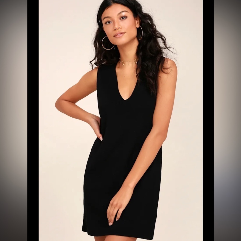 Lulus Black V-Neck Sleeveless Knit Sweater Mini Dress XS excellent condition